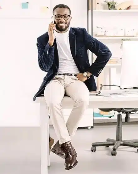 С белыми джинсами